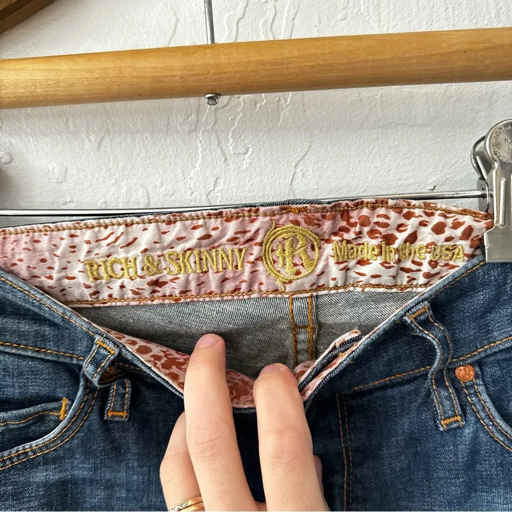 Rich and Skinny Size 27 Medium Wash Bootcut Low Rise y2K Jeans - Image 4