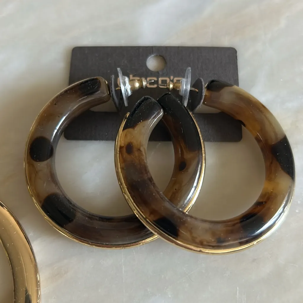 Chicos Women’s Tortoise & Gold Tone Statement Necklace Bracelets & Earring‎ Set - Image 4