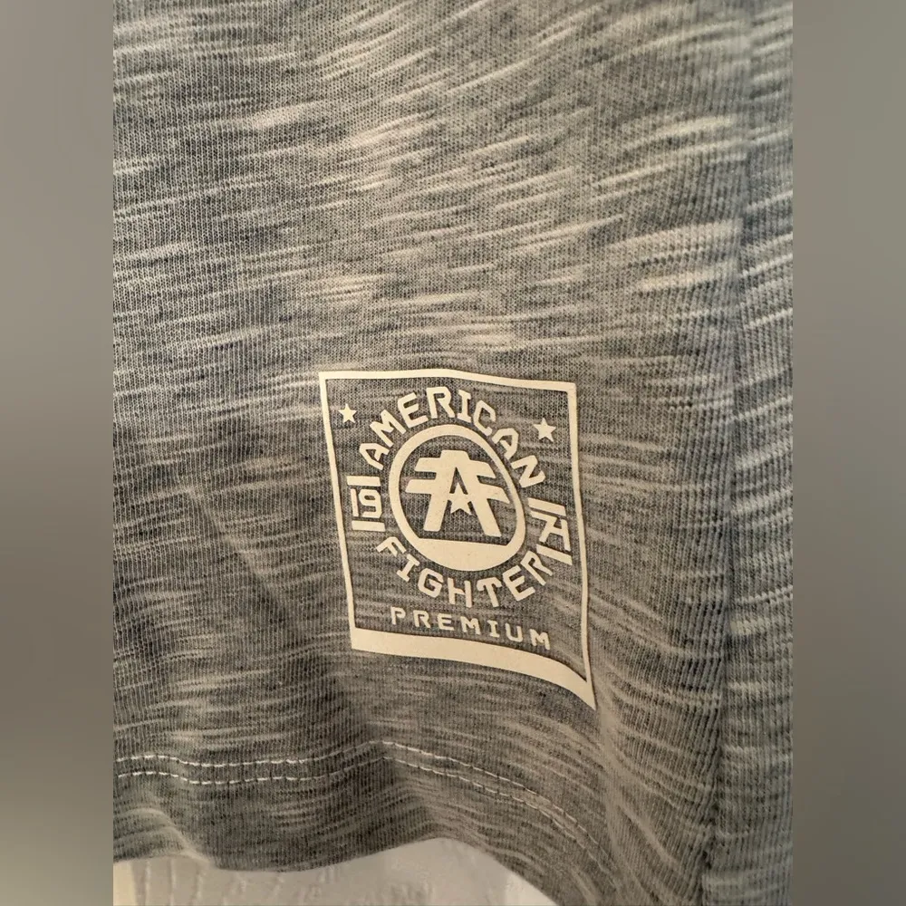 American Fighter x Affliction Freemont Women’s Light Gray T- Shirt Size Medium - Image 9