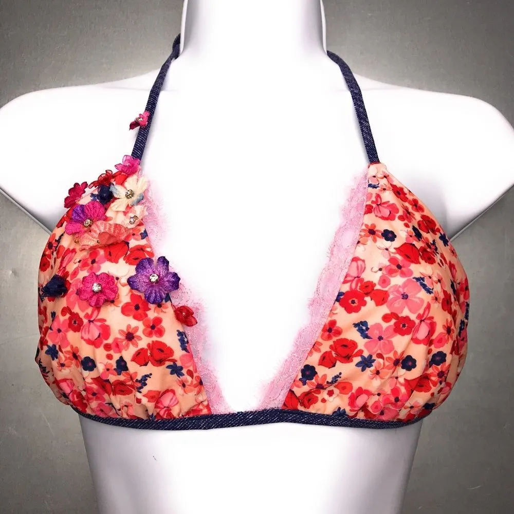 Beach Bunny  Lay Your Love On Me Triangle Bikini Top - Image 2