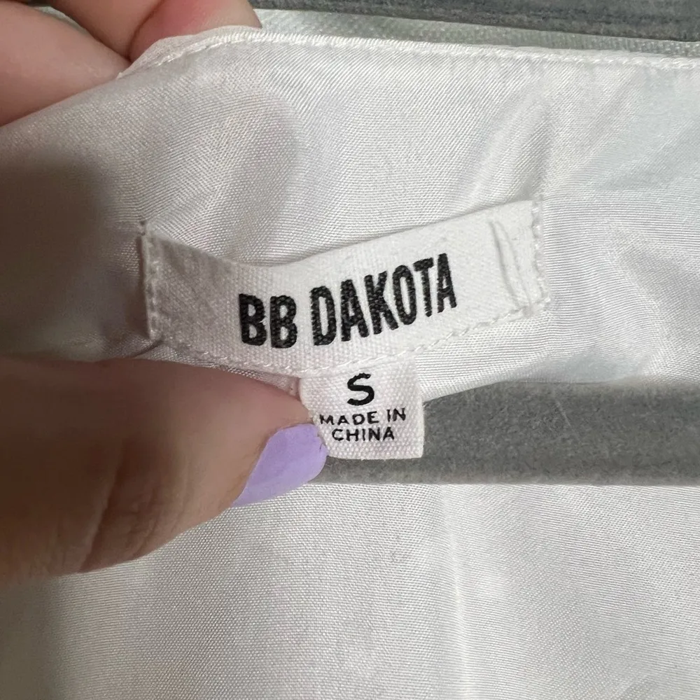 BB Dakota White Swiss Dot Long Sleeve Romper Small - Image 4