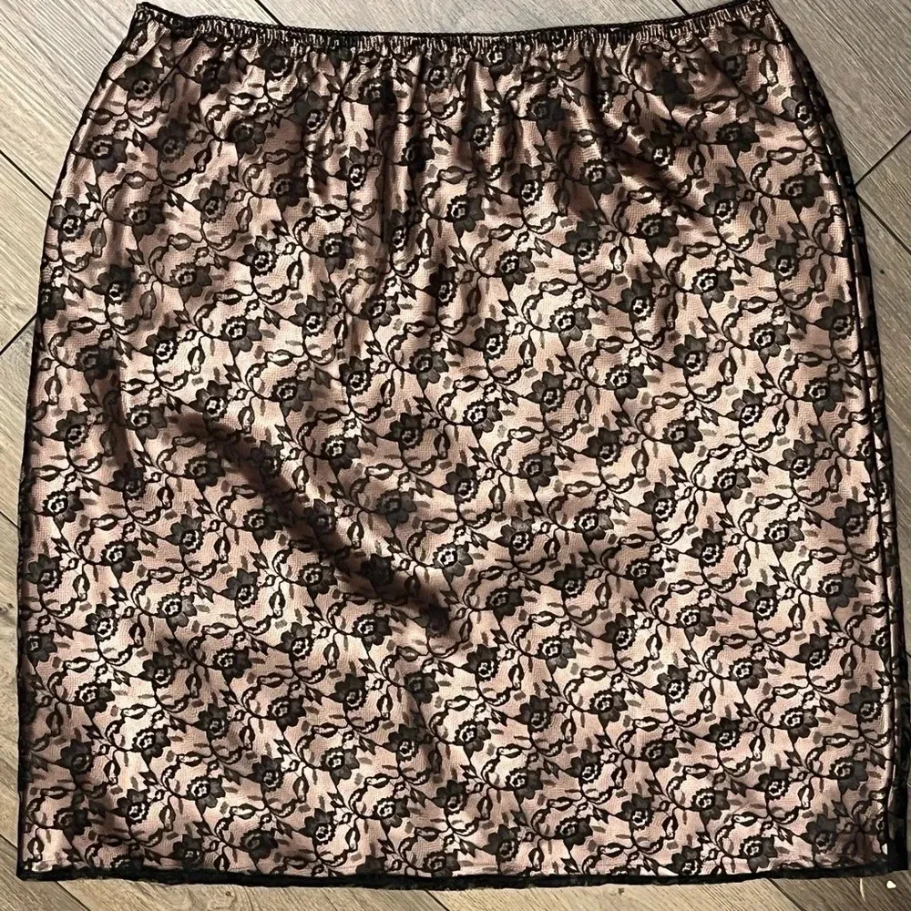 Susan Lucci Women’s Pencil Skirt L Black Lace Overlay Mini Skirt Romantic Goth Size L - Image 7