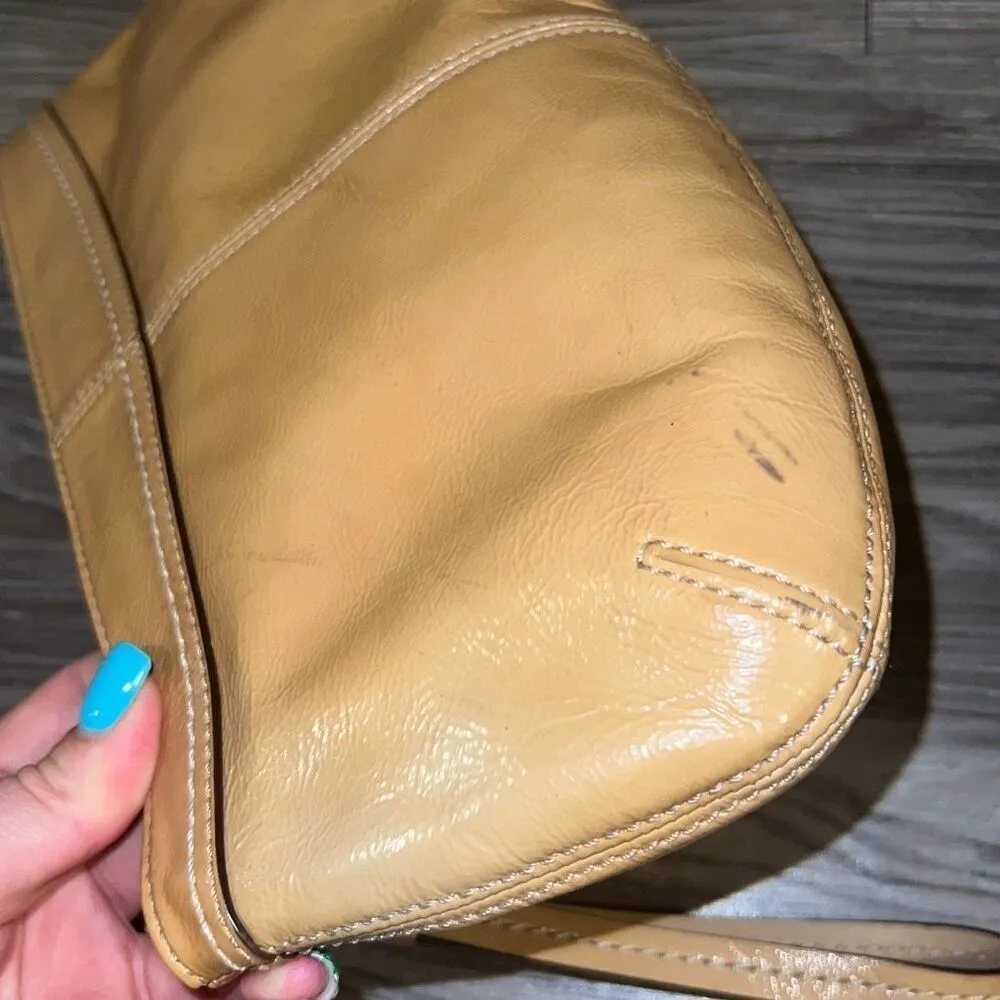 Coach ✨ Clutch✨ - Image 4