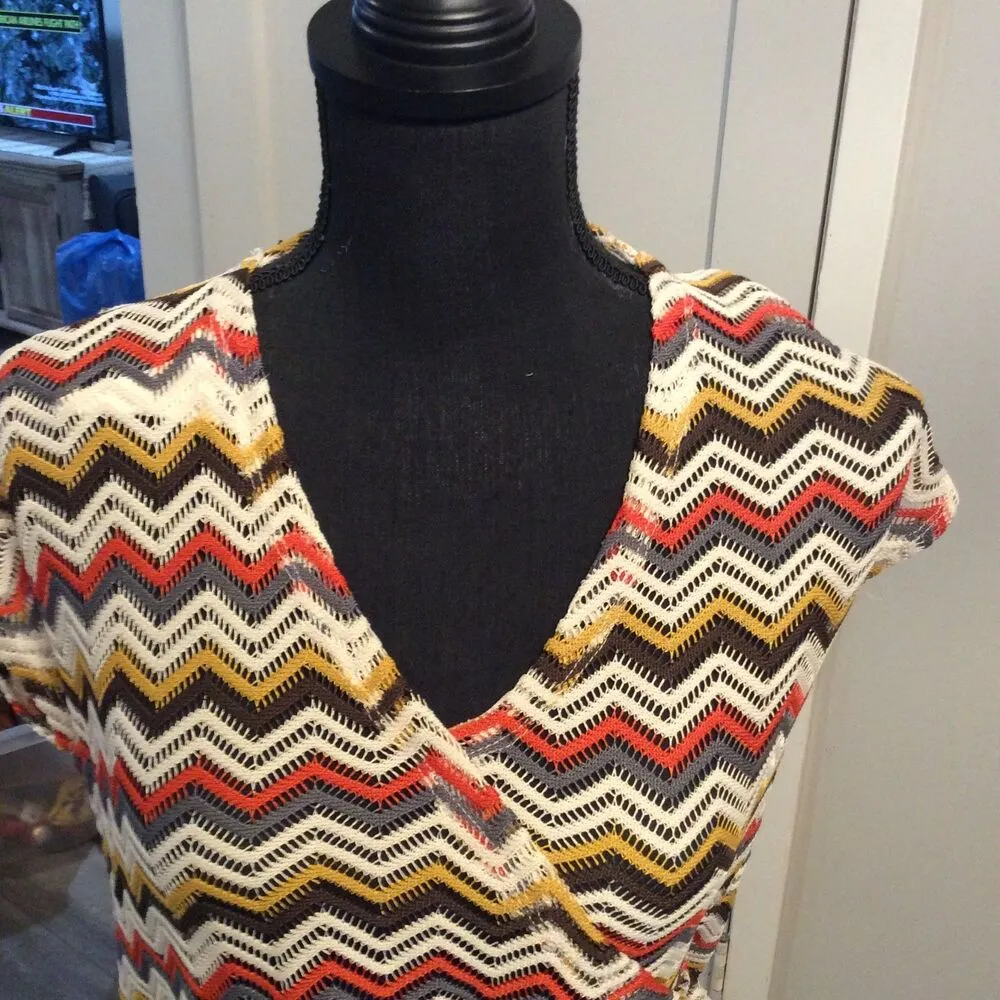 Blu Pepper Large Crocheted V Neck Top Womens - Image 2