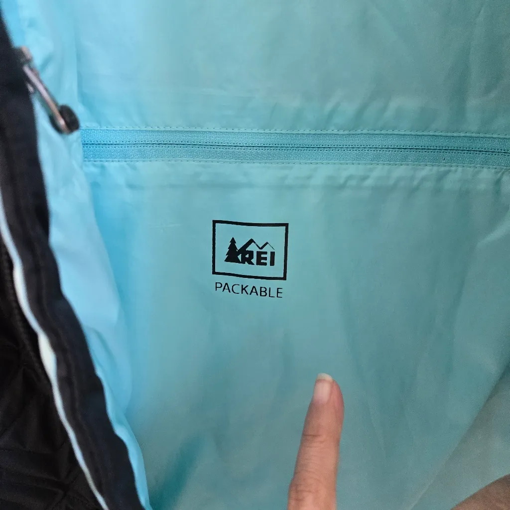 REI Black Quilted Primaloft packable women’s black jacket size XS - Image 13