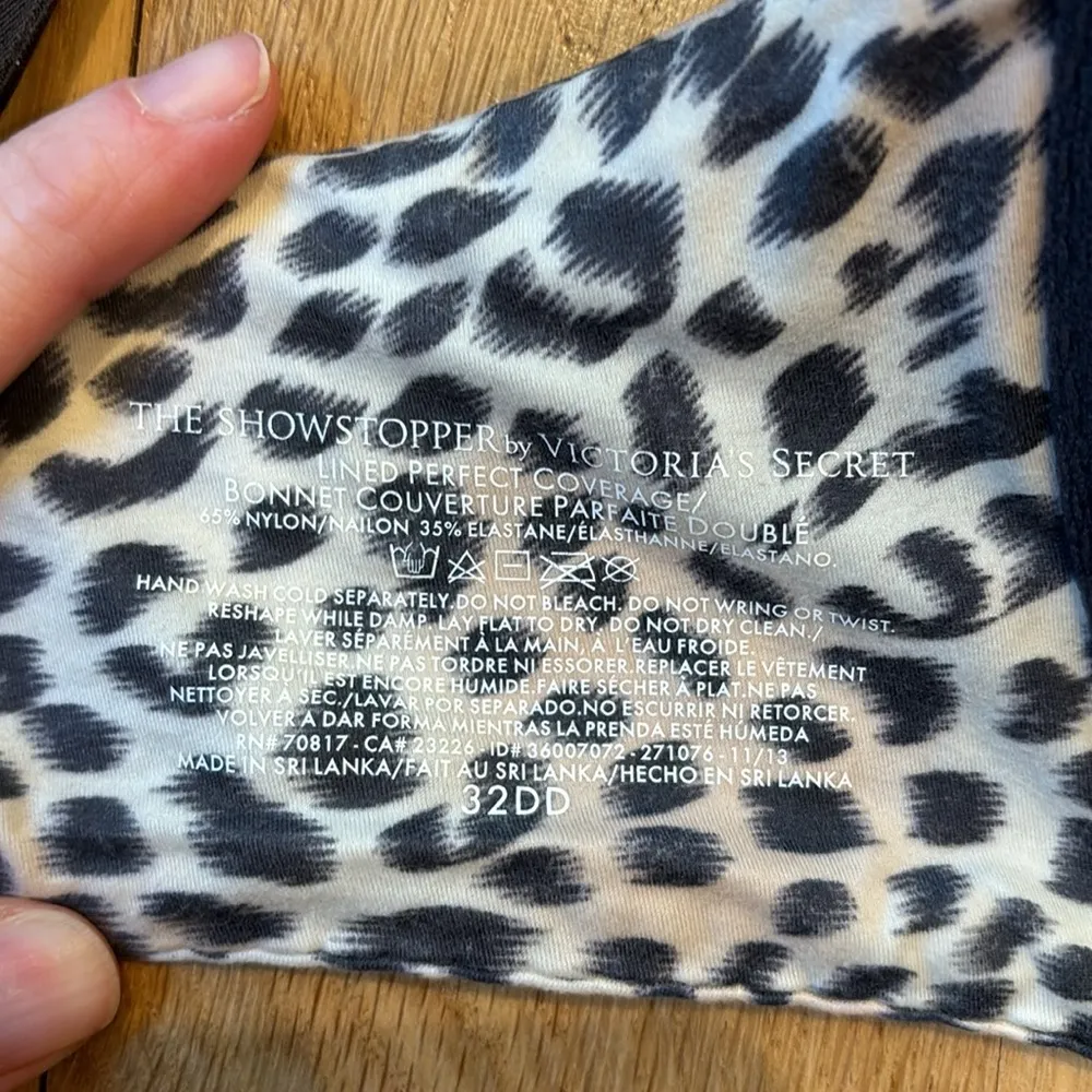 Victoria’s Secret Bra Showstopper Lined Animal Print 32DD - Image 4