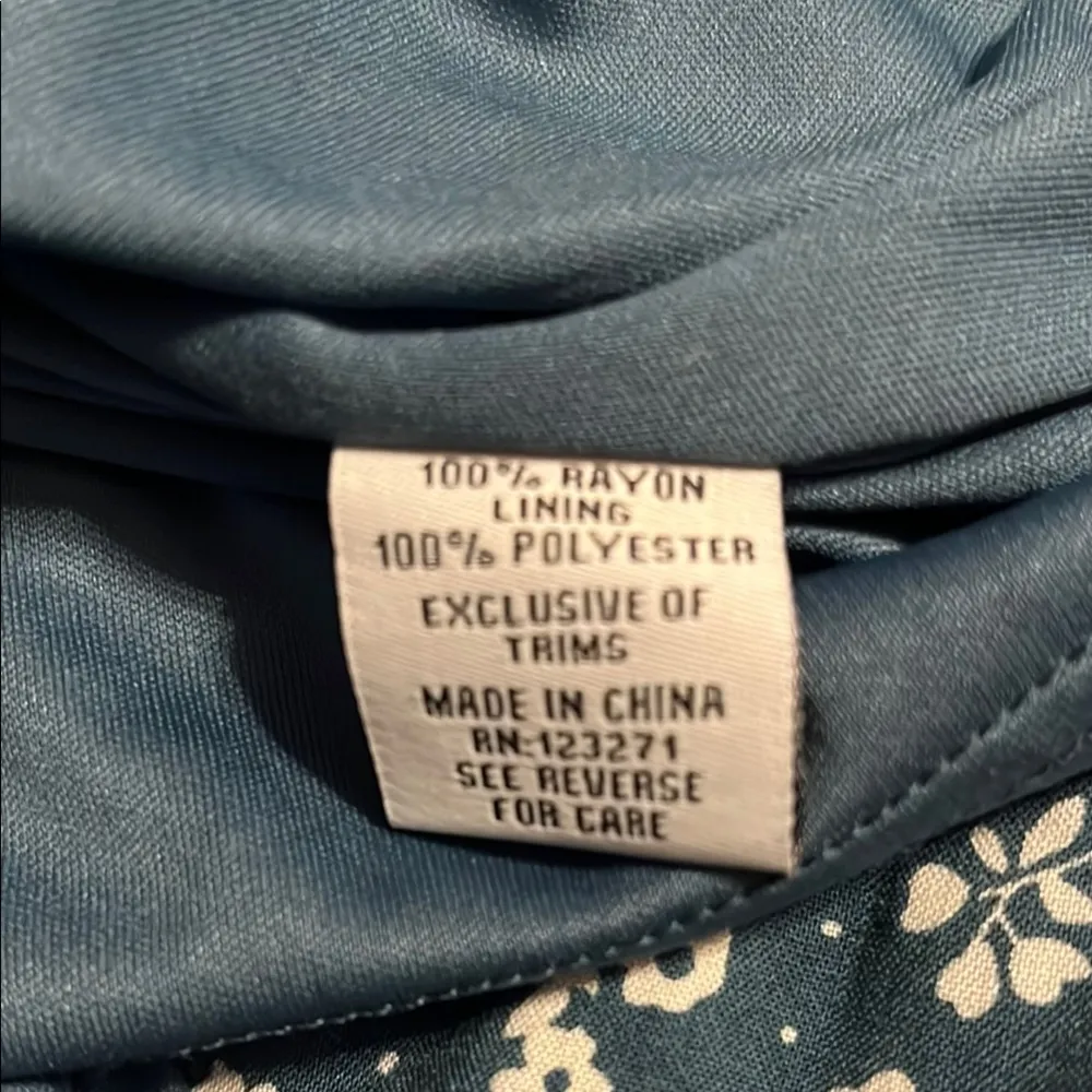 Floral Long Sleeve Dress with smocked waist Green Size L - Image 9