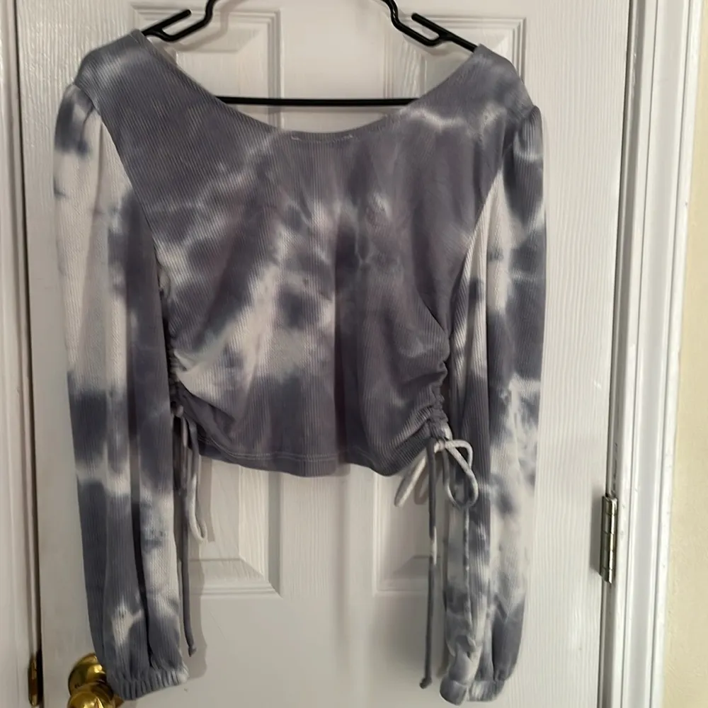 Final Touch Tie-Dye Long Sleeve Crop Top - Image 3