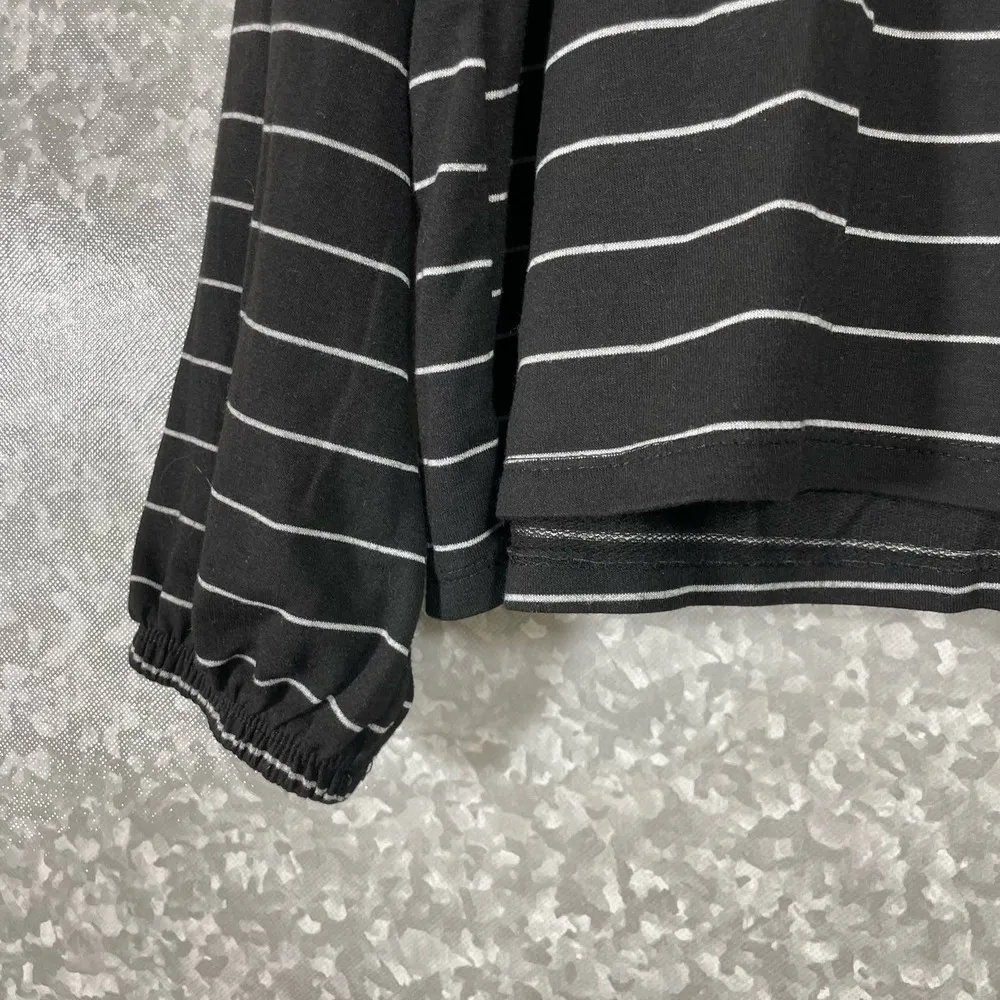 Arizona Jeans Arizona Jean Co Black Striped Hooded Crop Top - Size XXL - Long Balloon Sleeves - Image 3