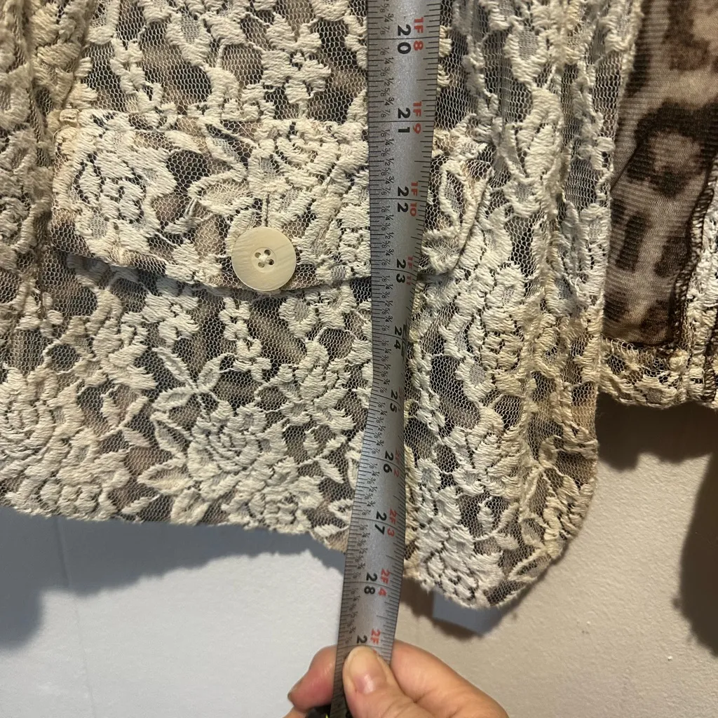 Chicos size 4 lace blazer leopard interior - Image 7