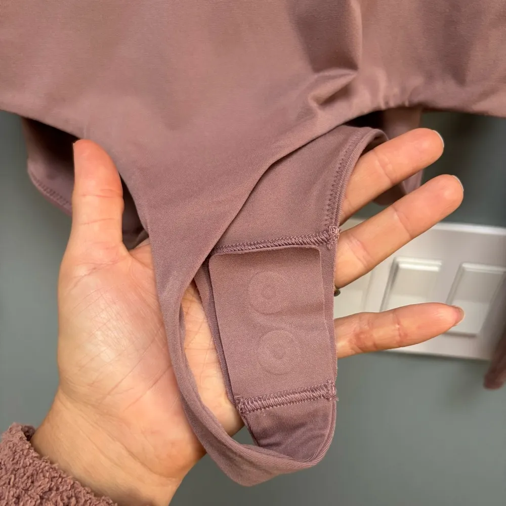 Lululemon Wundermost Ultra-Soft Nulu Square-Neck Long-Sleeve Bodysuit Pink L - Image 7