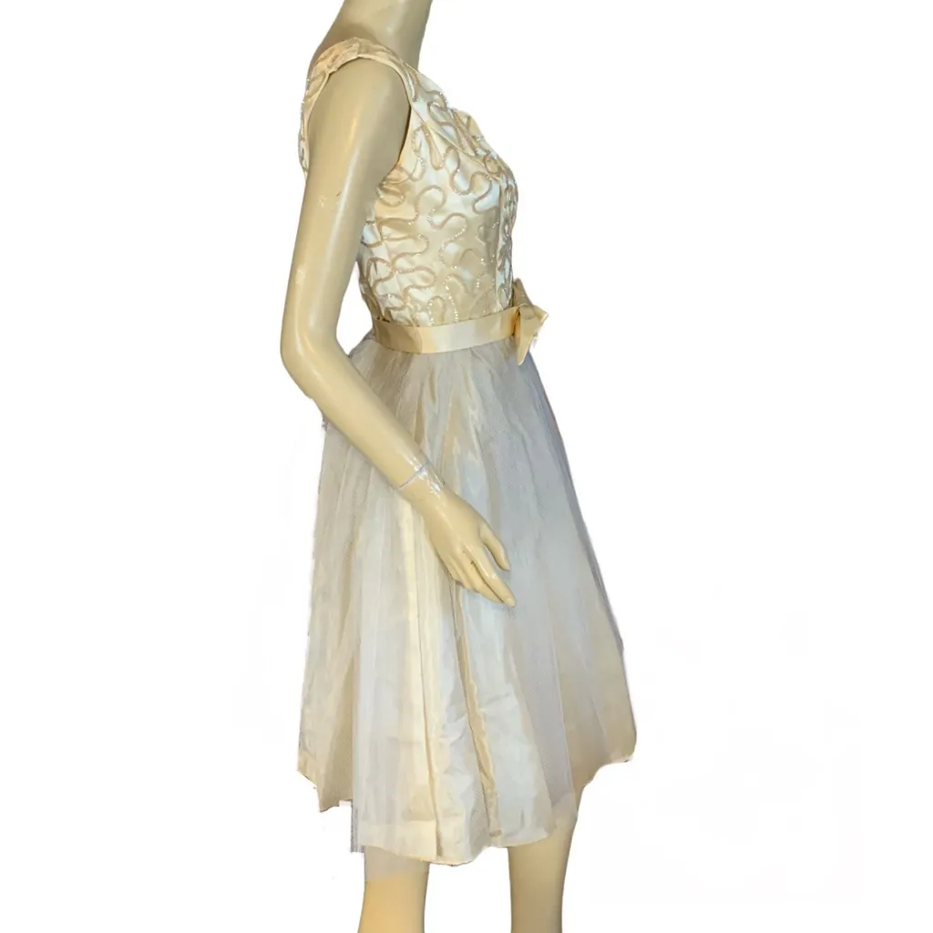 VINTAGE 1960’S CREAM SEQUINED FULL TULLE & SATIN SKIRT PARTY DRESS (S) - Image 3