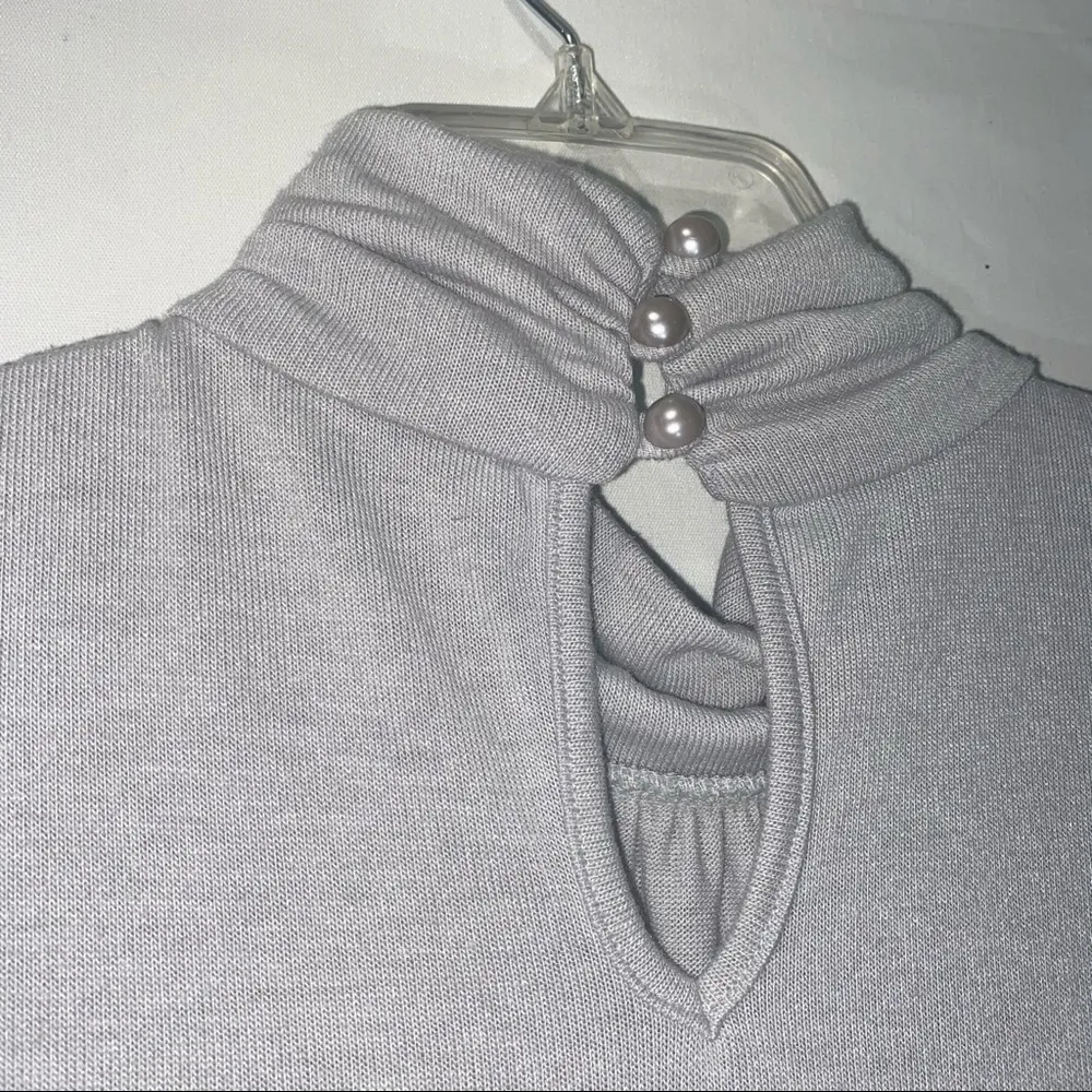 Timing Light Gray Short Sleeve Turtleneck Sweater Medium - Image 6
