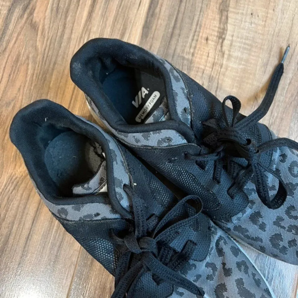 Avia memory foam shoes size 6 - Image 3