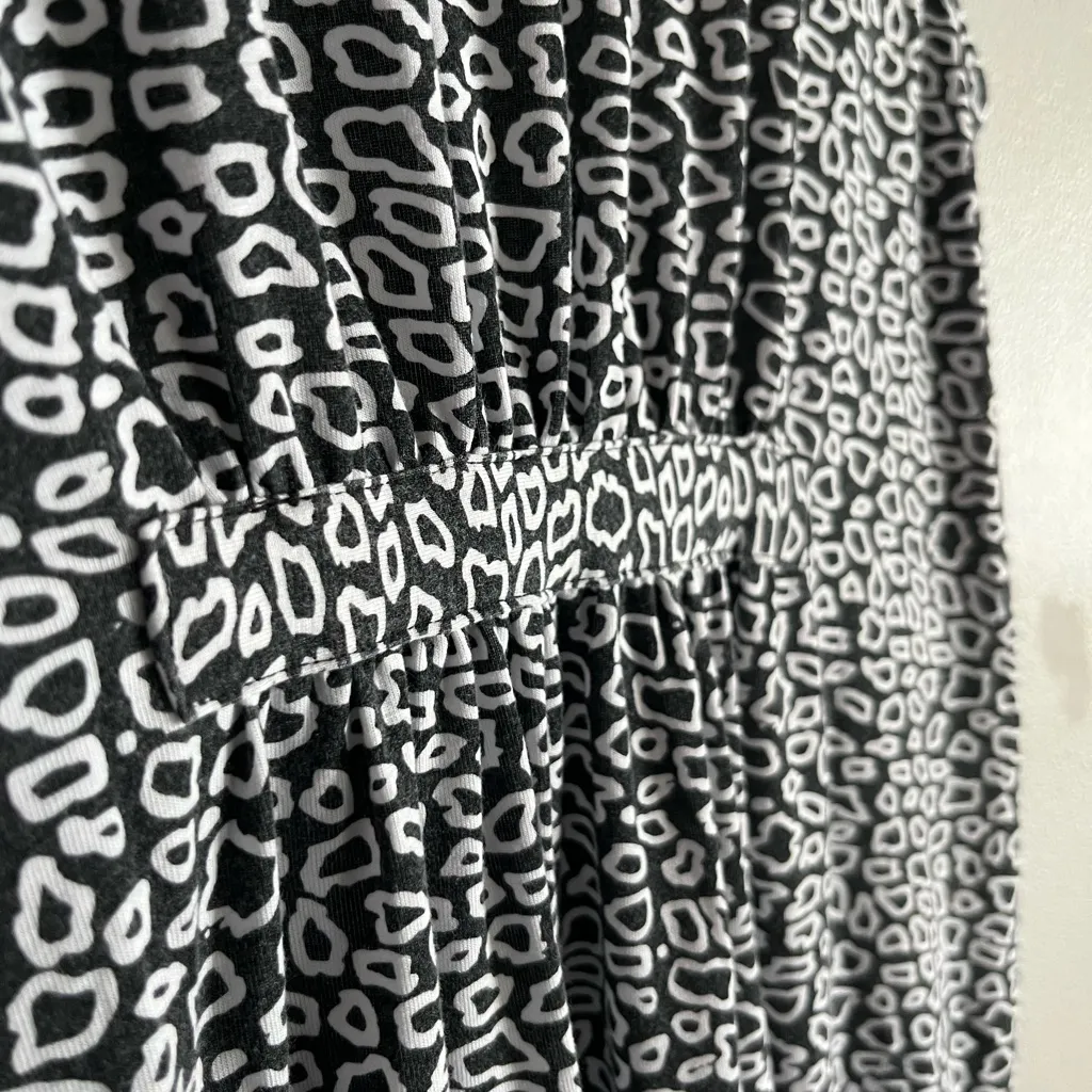 Sara Morgan Black White Leopard Print Midi Dress Stretch Knit Gathered Waist MP Size undefined - Image 9