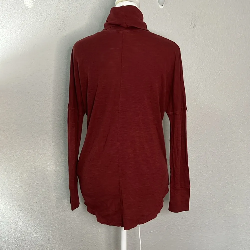 Max Studio Burgundy Turtleneck Size XS - Image 4