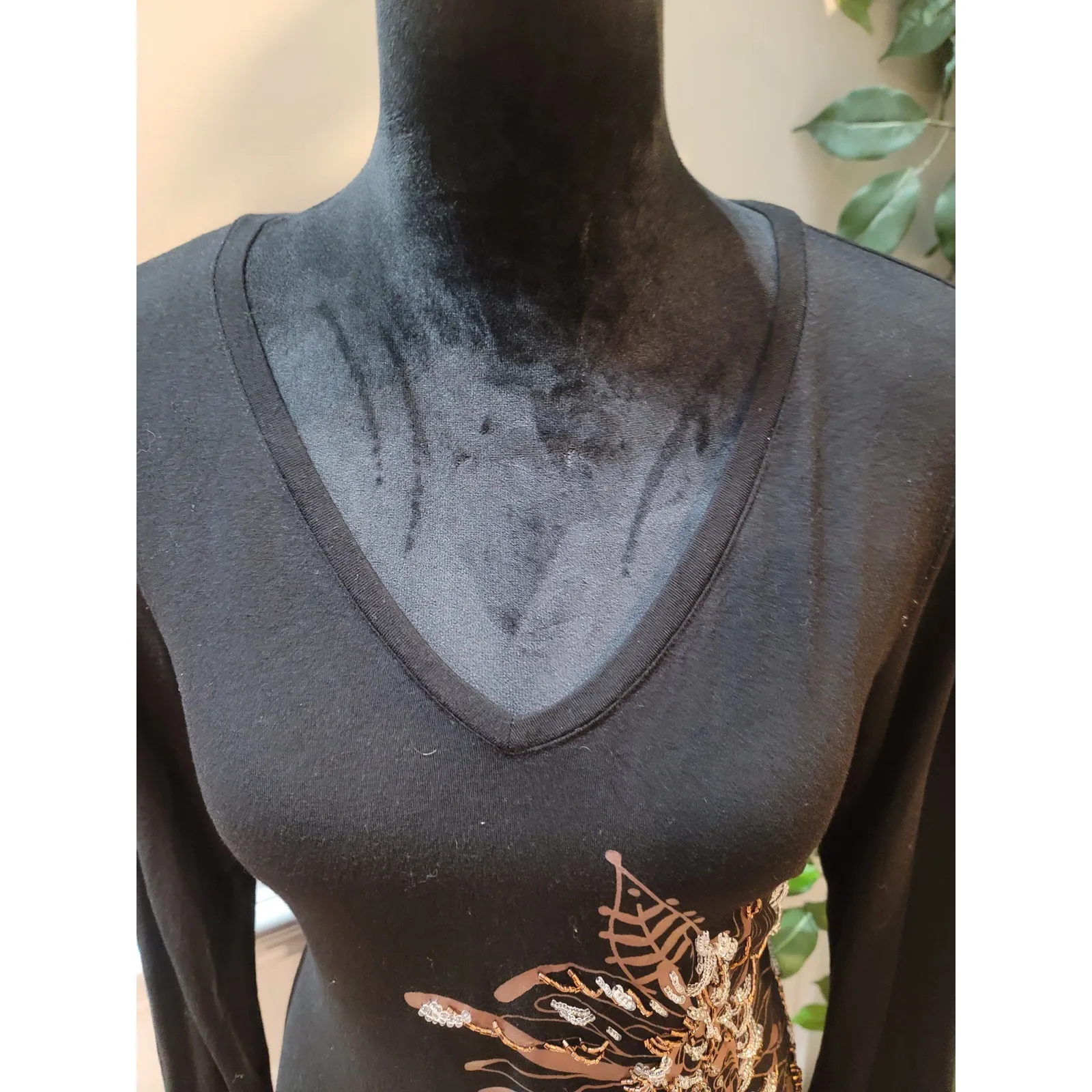 CAbi Top Women's Size L Black Long Sleeve V Neck Floral Sequin Beaded Stretch - Image 3