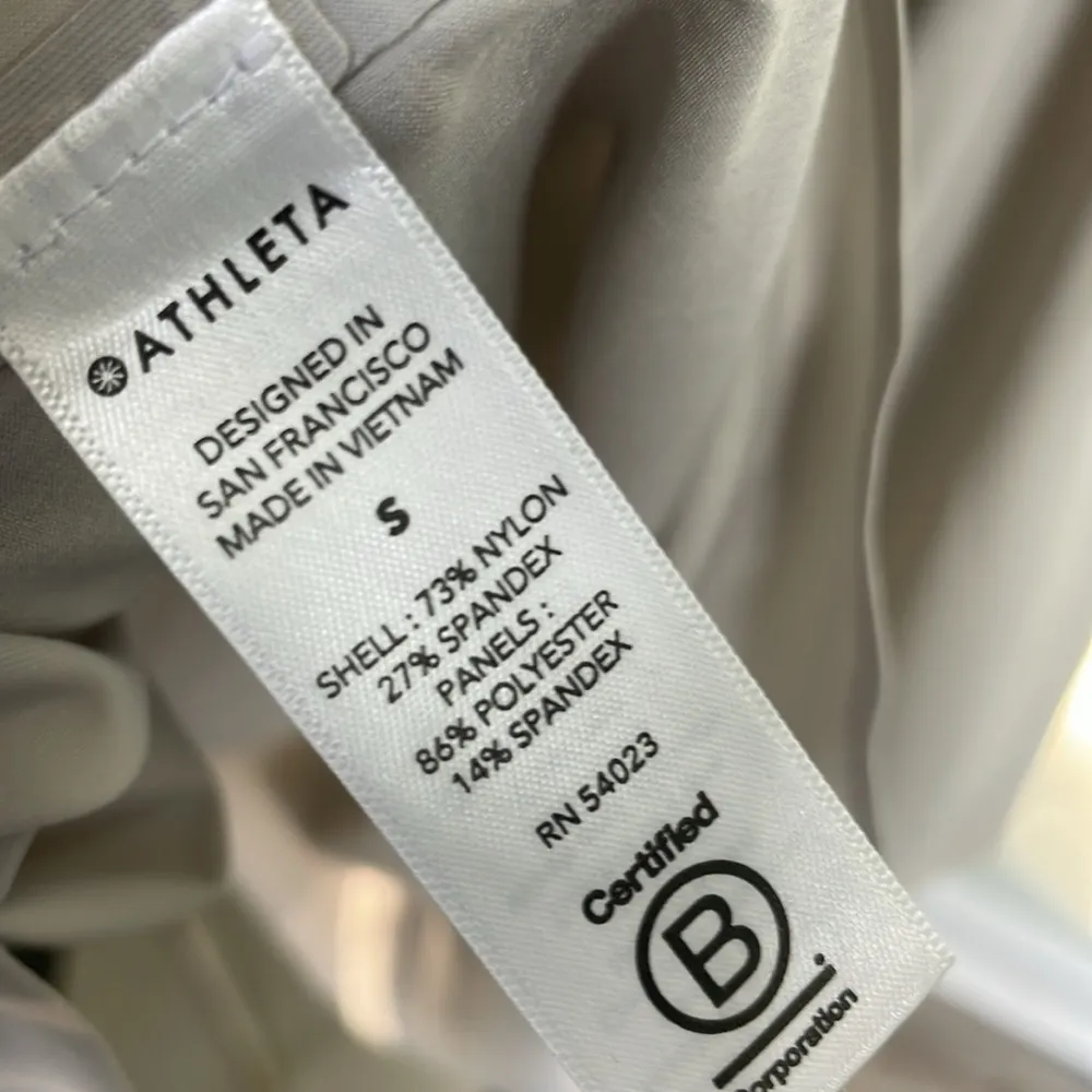 Athleta  Urbanite Blouse Button Up Bone Gray Beige size small - Image 8