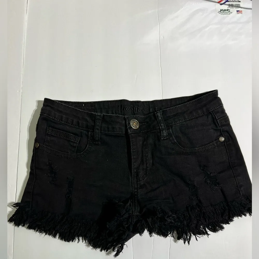 Machine Nouvelle Mode Black Denim Shorts Frayed Hems Size 28 USA Medium - Image 2