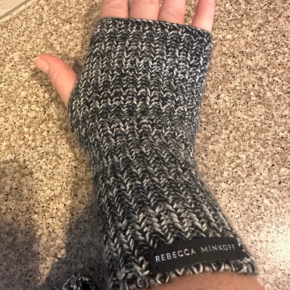 Rebecca Minkoff fingerless cloves - Image 2