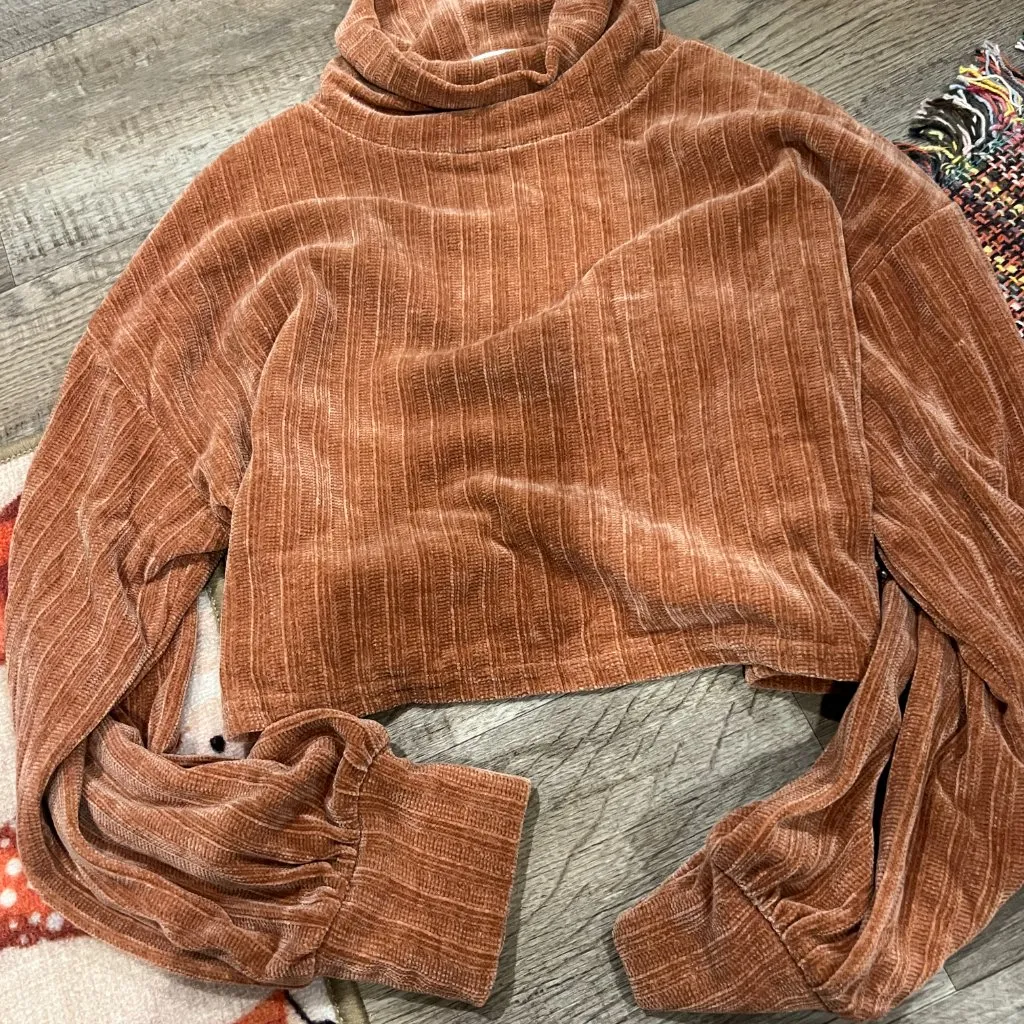 Altar'd State large sweater top - Image 3