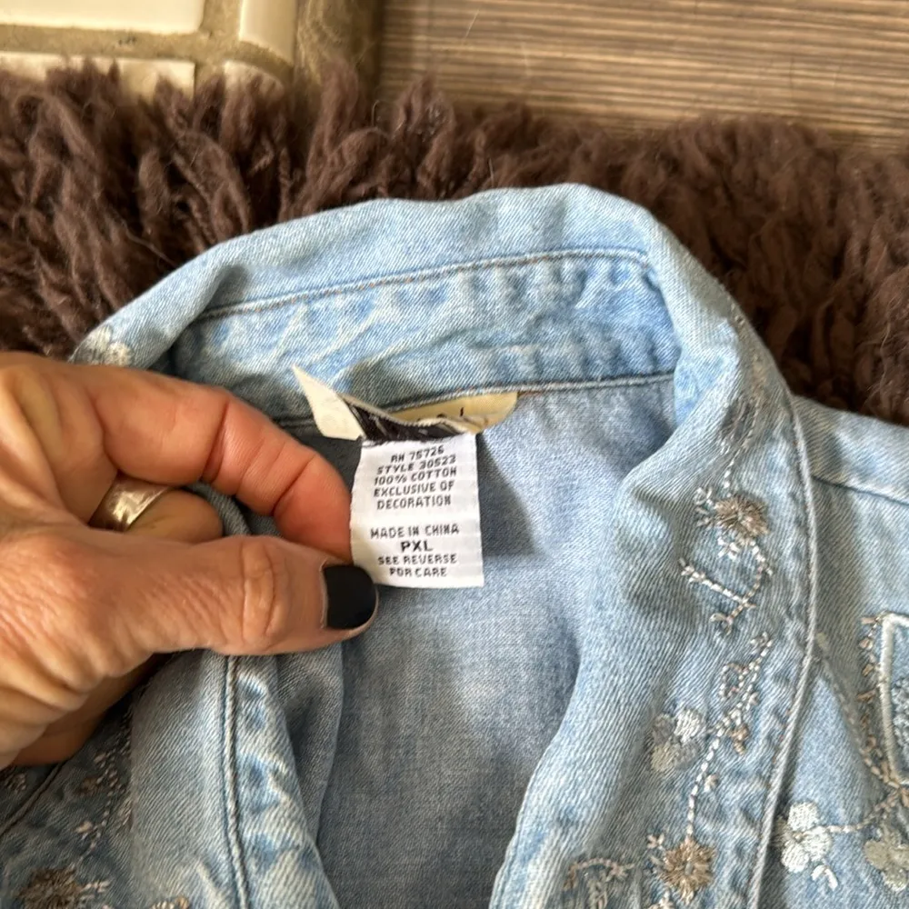 Vintage Denim western floral pearl snaps Long Sleeve shirt XL petite Blue Size undefined - Image 7