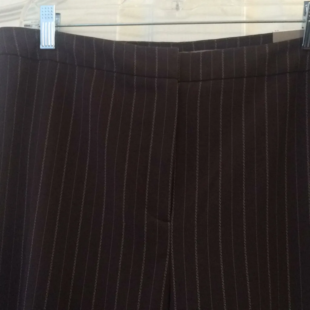 FINAL MARKDOWN Ladies croft & barrow Stretch Slacks 16 - Image 2