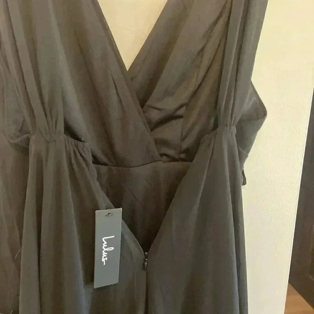 New LULU'S Dance the Night Away Maxi Gown Black Surplice Dress Medium Formal NWT - Image 9