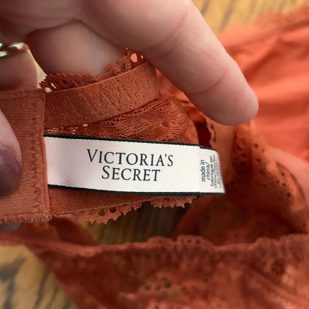 Victoria's Secret Lace Halter Bralette in Rust Size Large - Image 4