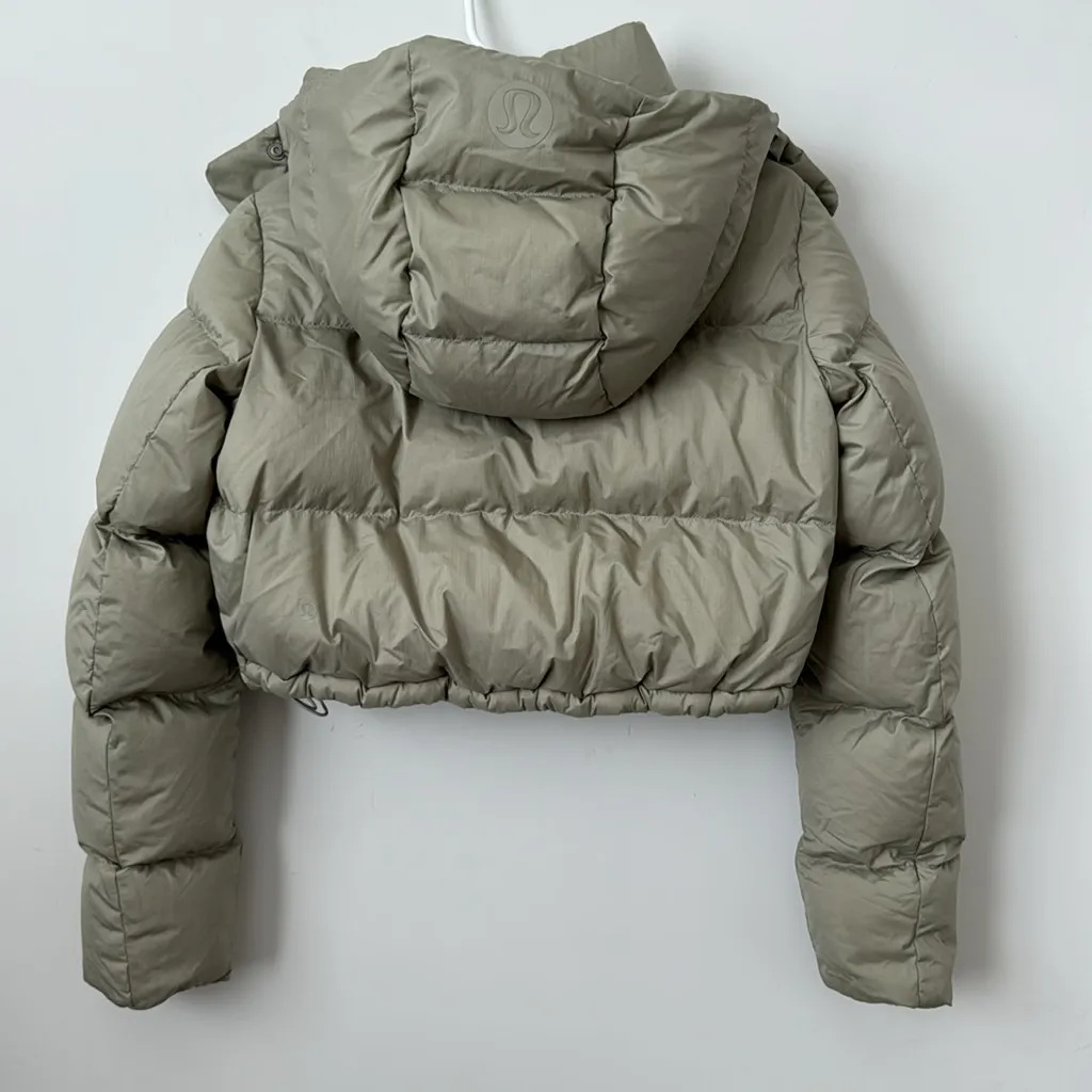 Lululemon Wunder Puff Super-Cropped Down Jacket in Heathered Raw Linen Size: 4 - Image 13