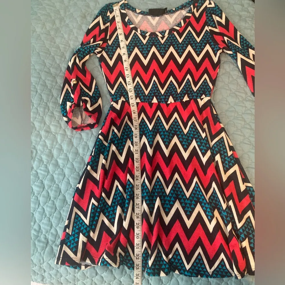 PEACH LOVE CREAM CALIFORNIA Chevron Dress Blue Pink Black White Size M - Image 7