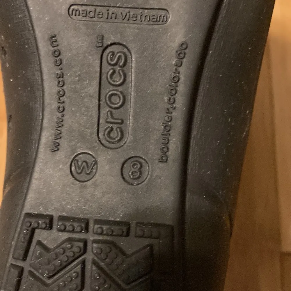 Crocs Slip On Shoes Black Closed Toe - Image 7