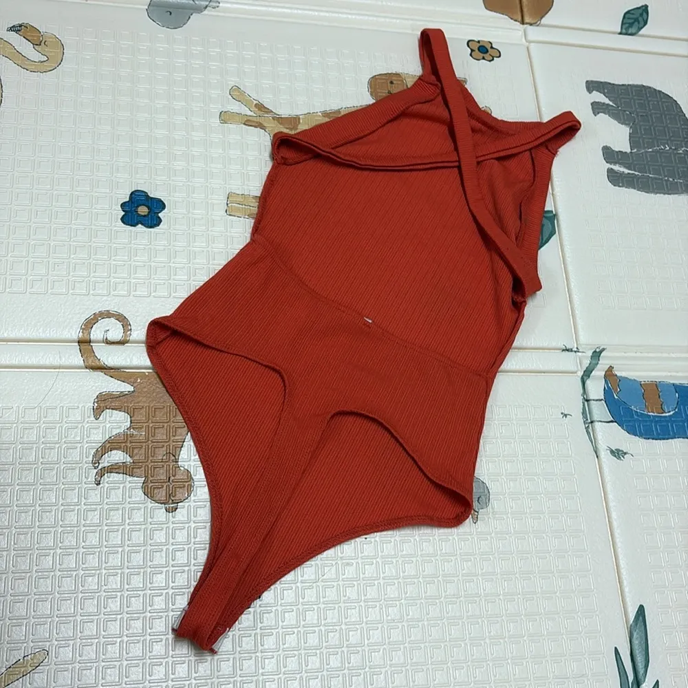 Le Lis Orange Sleeveless Bodysuit - Image 4