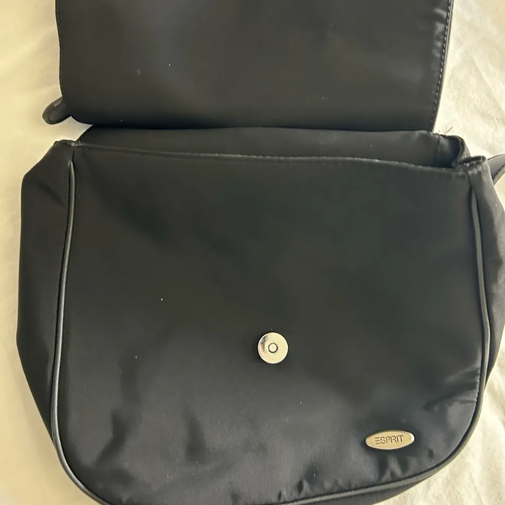 Purse Sleek Black Shoulder Bag with Adjustable Straps Esprit - Image 5