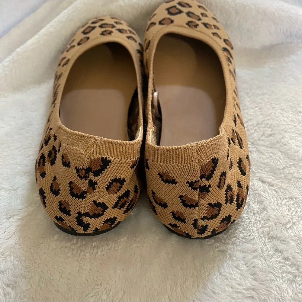 Amazon Essentials Leopard Print Knit Ballet Flats Size 9 Tan - Image 2
