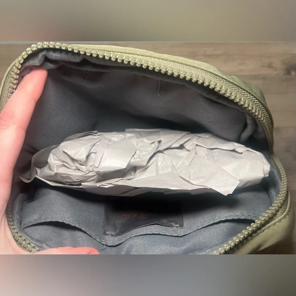 DANSKIN Women's Ella Neoprene Belt Bag, Sage Leaf, Brand New, NWT - Image 7