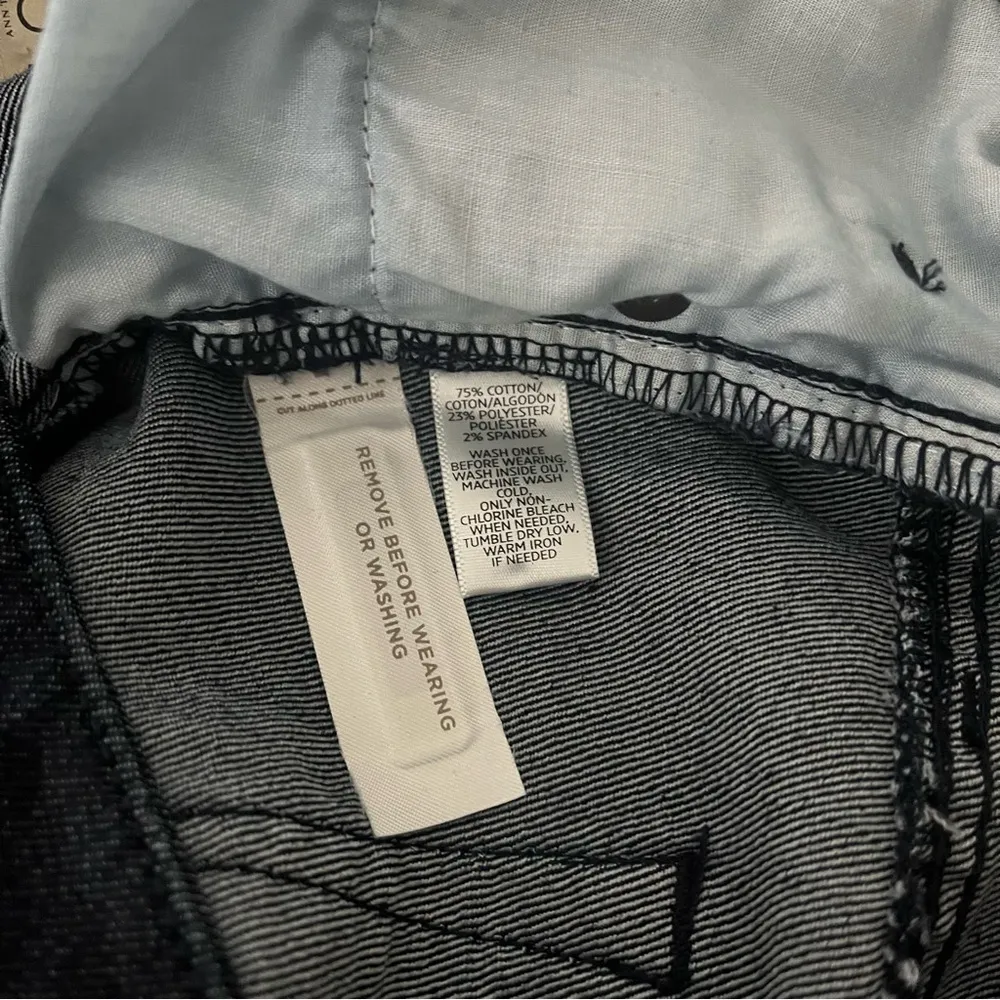 NWT, Loft Curvy Kick Crop, Dark Wash, Sz 28/6 Petite - Image 13