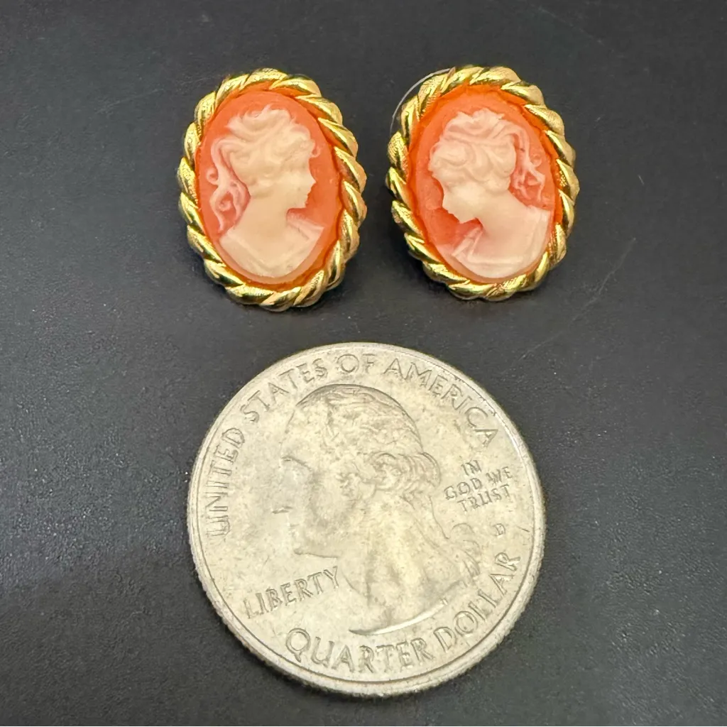 Vintage Unsigned Gold - Image 5