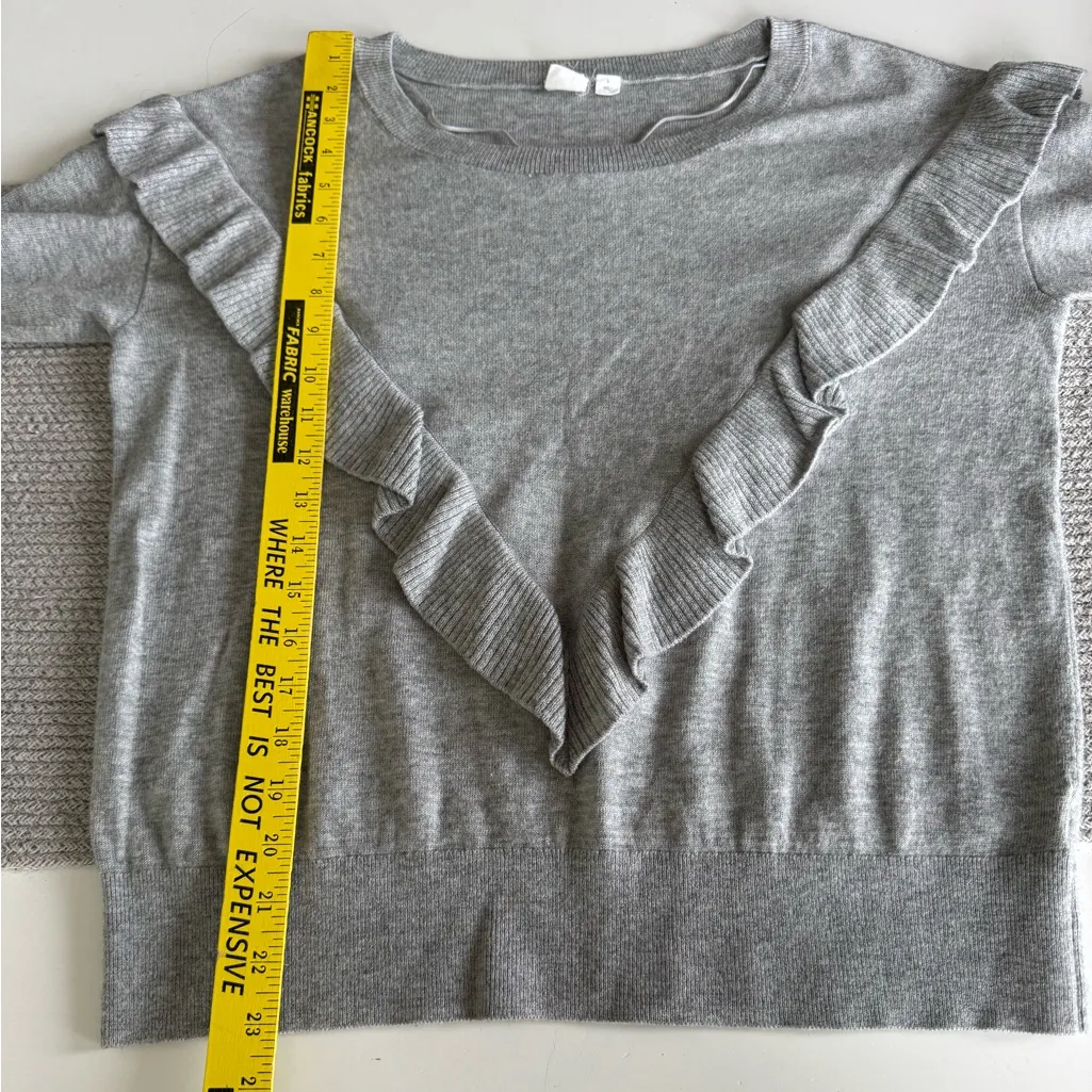 GAP Light Gray Merino Wool Blend Ruffle Detail Crewneck Sweater Size Large - Image 7