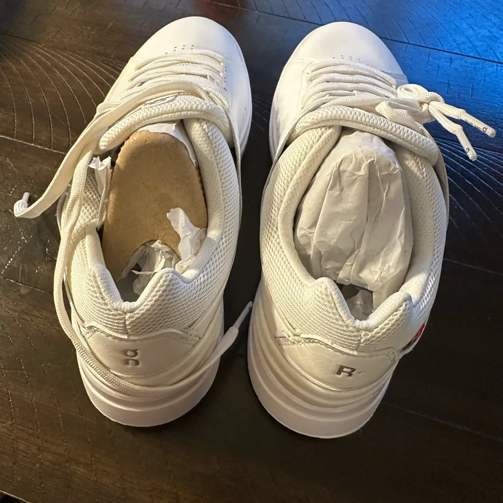 NWT ONCLOUDS White Size 10 - Image 3