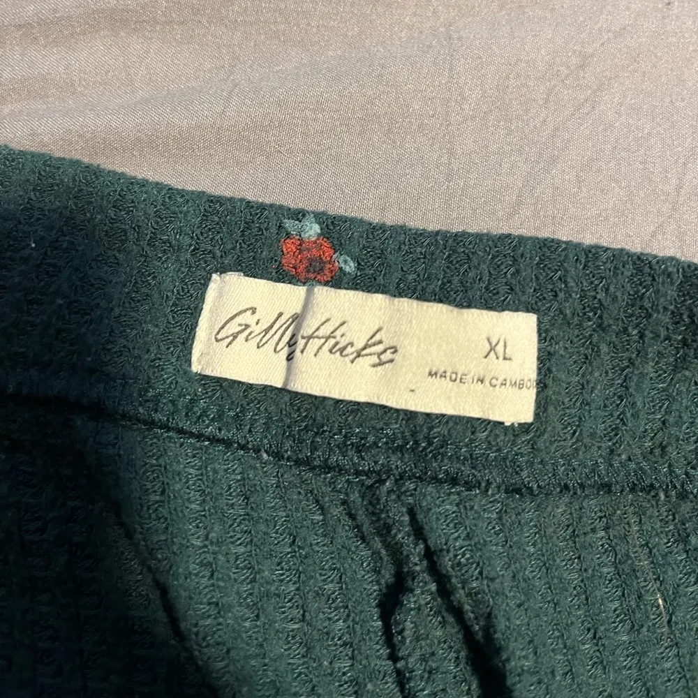 Hollister  lounge shorts - Image 2