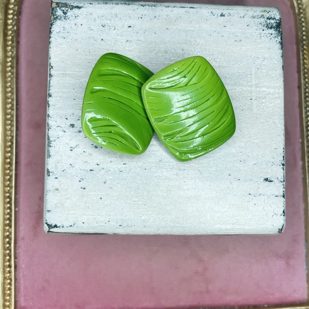 315. Green Vintage Clip On’s - Image 3