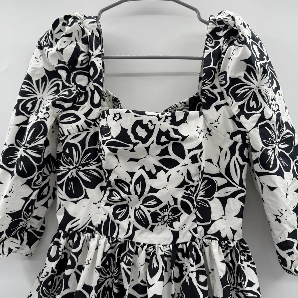 Cara Cara Hart Floral Print Black & White Half Sleeve A - Image 2