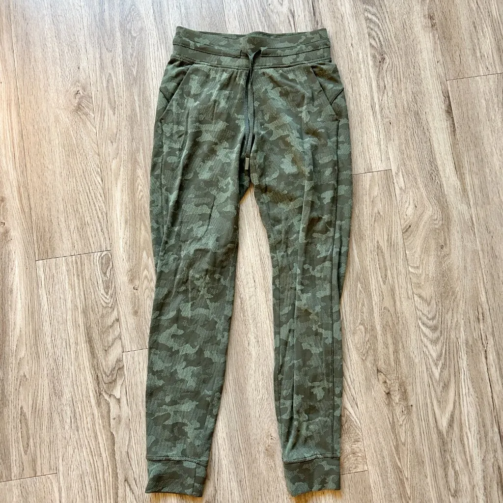 Lululemon Ready to Rulu Jogger 29" in Heritage Camo Dark Olive Green Twill (4) - Image 4