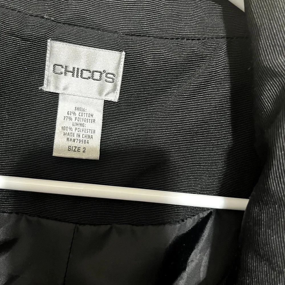 Chicos Womens Full Zip Jacket Size 2 Large Black Lightweight Drawstring neckline - Image 3