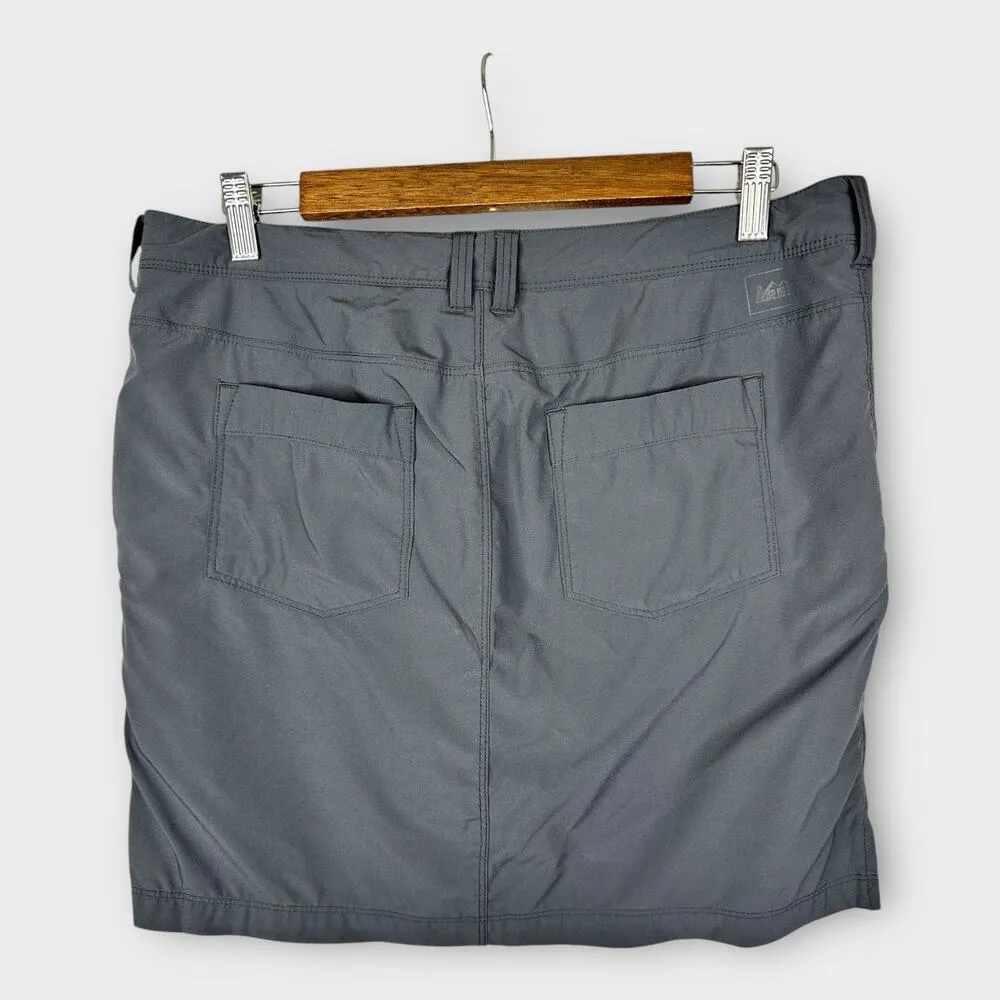 REI Womens size 10 Nylon Skort Hiking Outdoor Stretch Flaw Gray - Image 2