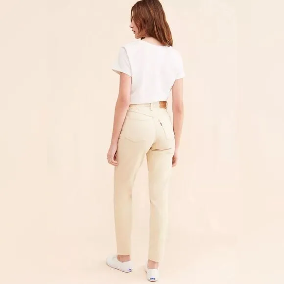 NWT Levi’s Premium 80’s Mom Jeans Beige Tan Size 25x30 High Rise Tapered Relaxed - Image 2