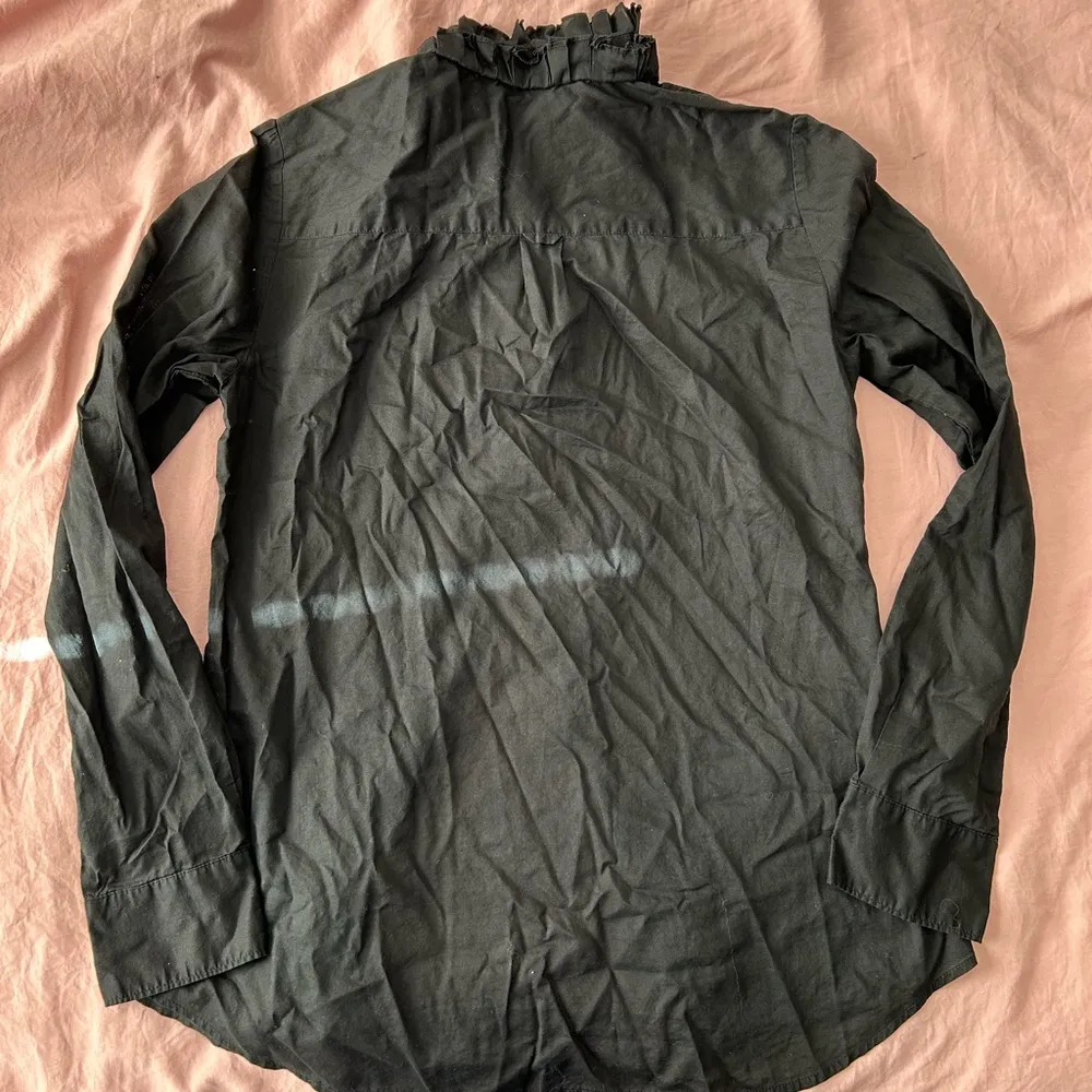 J.Crew Ruffled Black Button-Up Blouse - Image 4