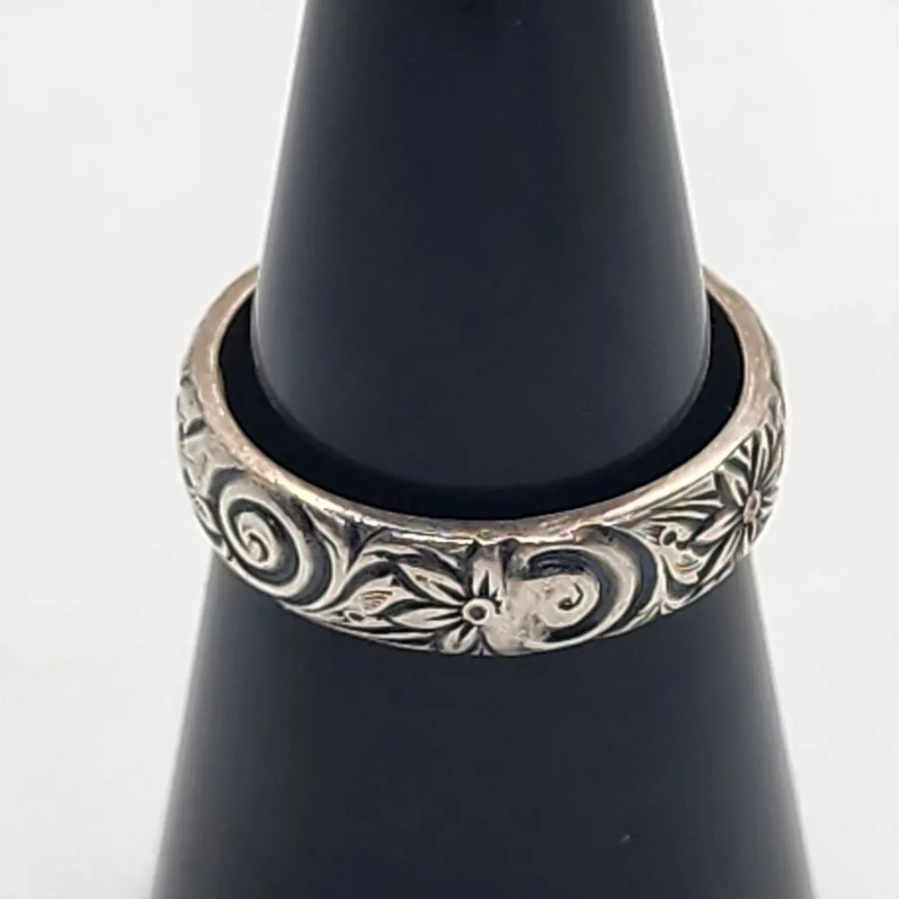 Sterling Silver Floral Ring (7.75) - Image 6