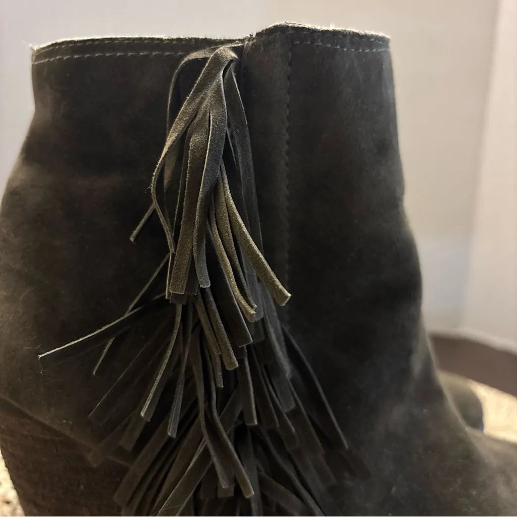 Vince Camuto Hayzee Suede Fringe Women's Ankle Bootie Olive 9.5WM - Image 8